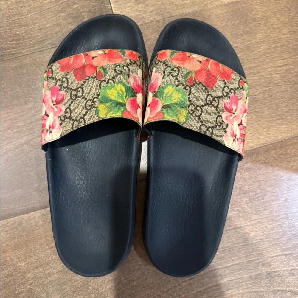 Gucci GG Blooms Supreme-canvas slides